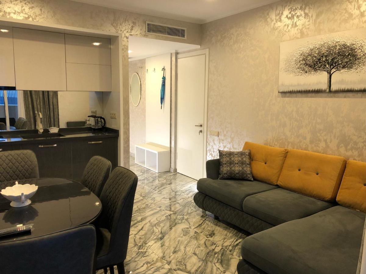 Black Sea VI Dari Apartments 巴统 外观 照片